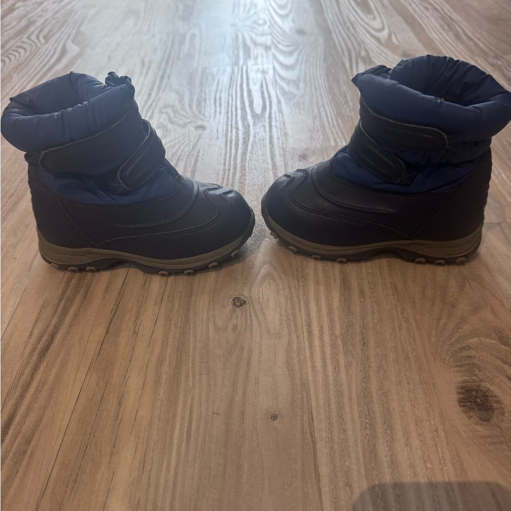 L.L. Bean toddler blue snow boots